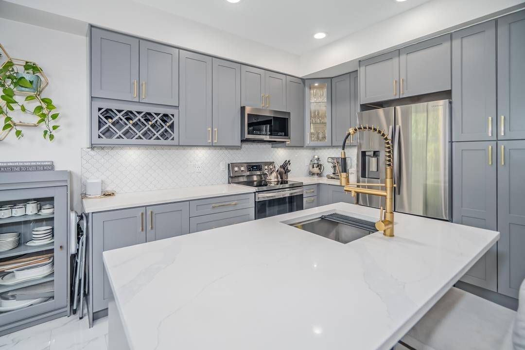 35287 Old Yale RD #81, Abbotsford, BC V3G 8H5