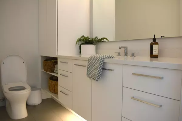White Rock, BC V4B 0C5,1588 Johnston RD #1905