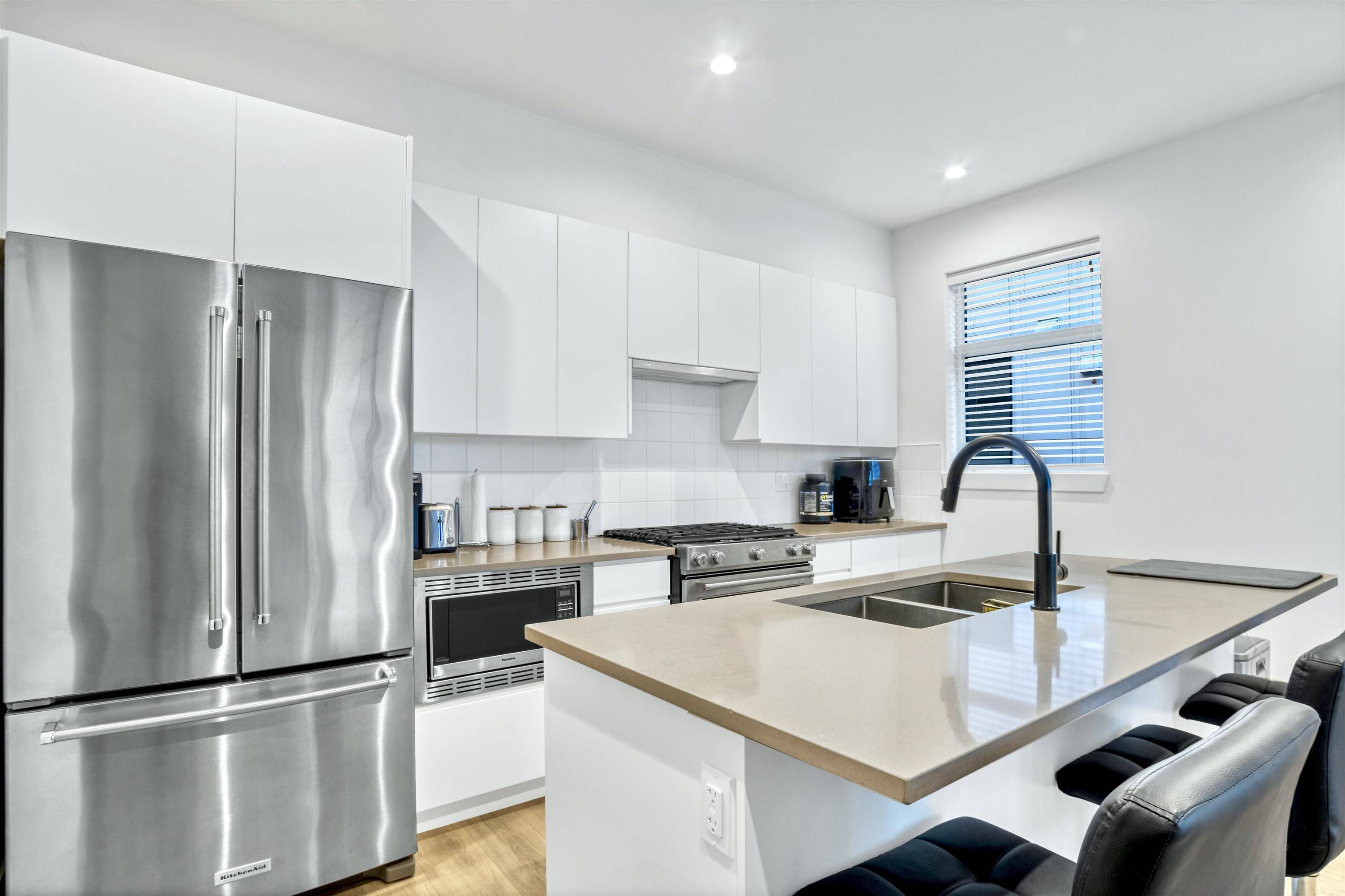 Surrey, BC V3Z 0Z1,16433 19 AVE #79