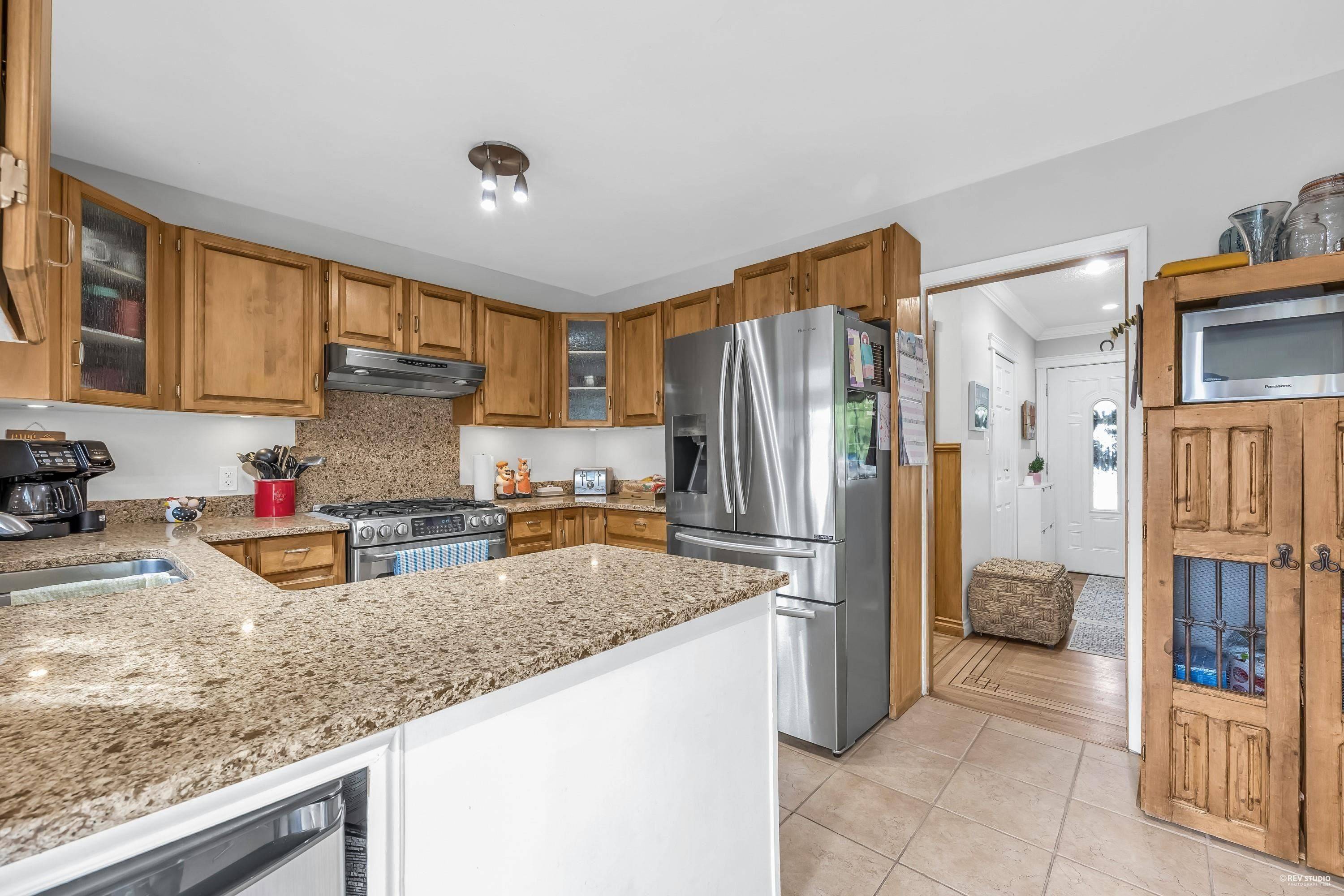 Port Coquitlam, BC V3B 4J8,3624 Flint ST