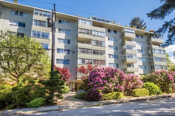 1425 Esquimalt AVE #108, West Vancouver, BC V7T 1L1