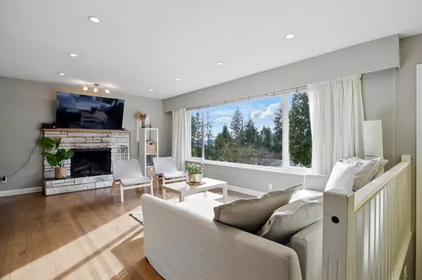 North Vancouver, BC V7R 3J9,4938 Redonda DR