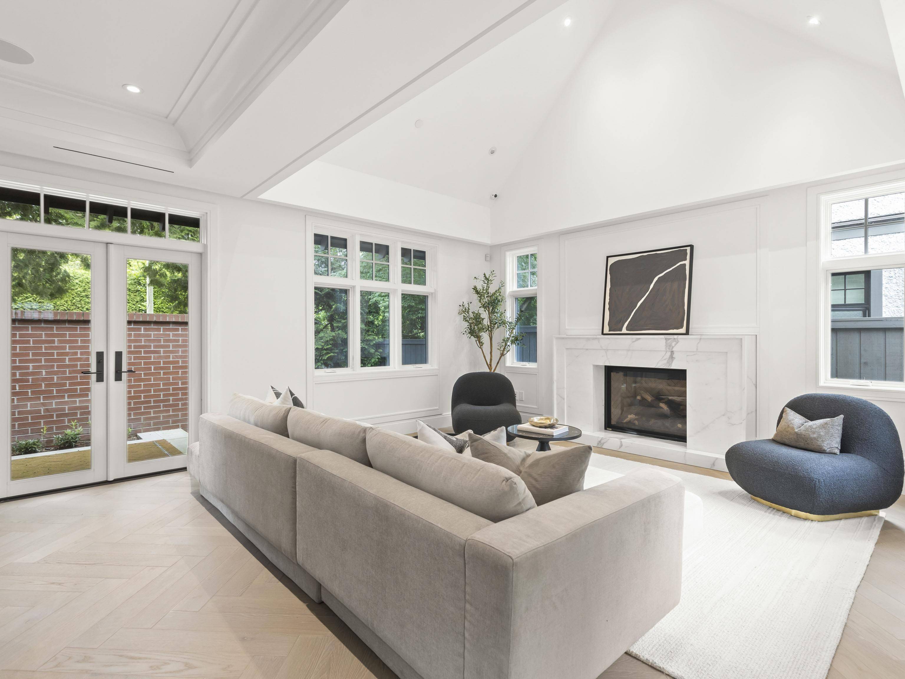 Vancouver, BC V6P 6B5,2062 SW Marine DR