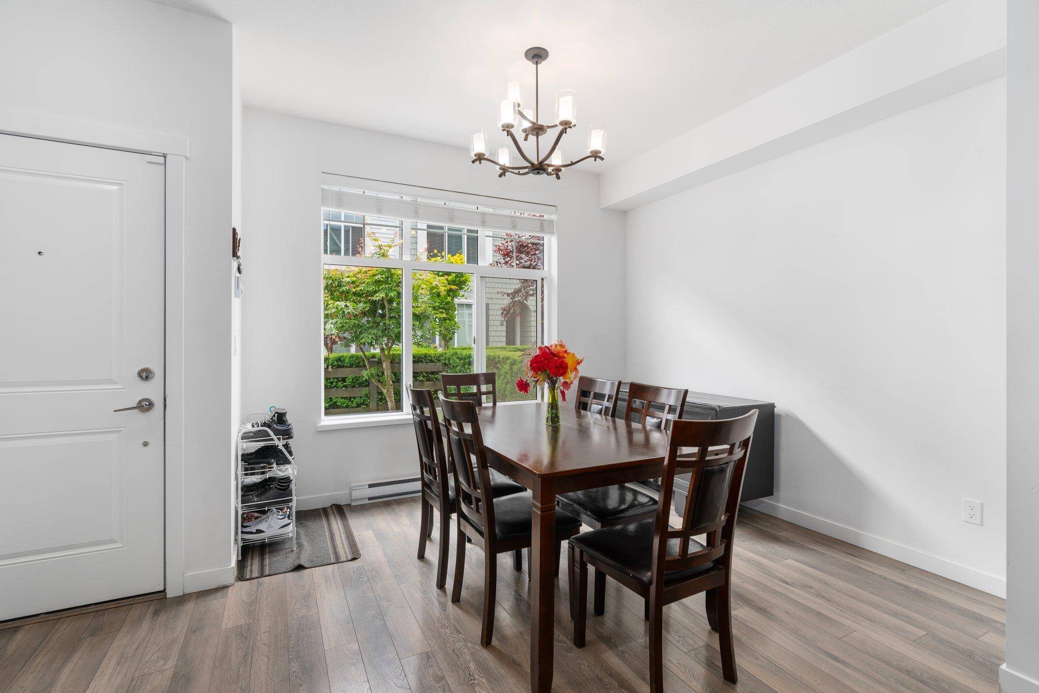 Surrey, BC V3W 1H9,8130 136a ST #52