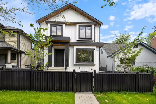 2183 Charles ST #1 & 2, Vancouver, BC V5L 2V2