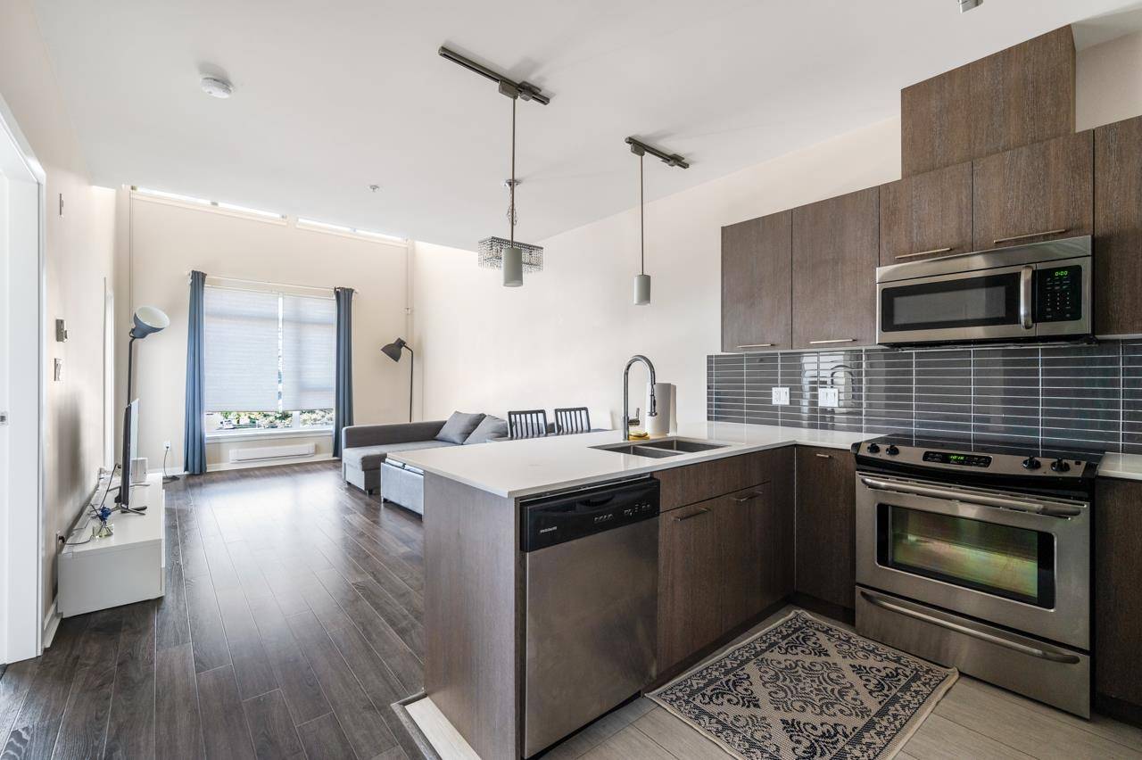 5248 Grimmer ST #PH7, Burnaby, BC V5H 0E1