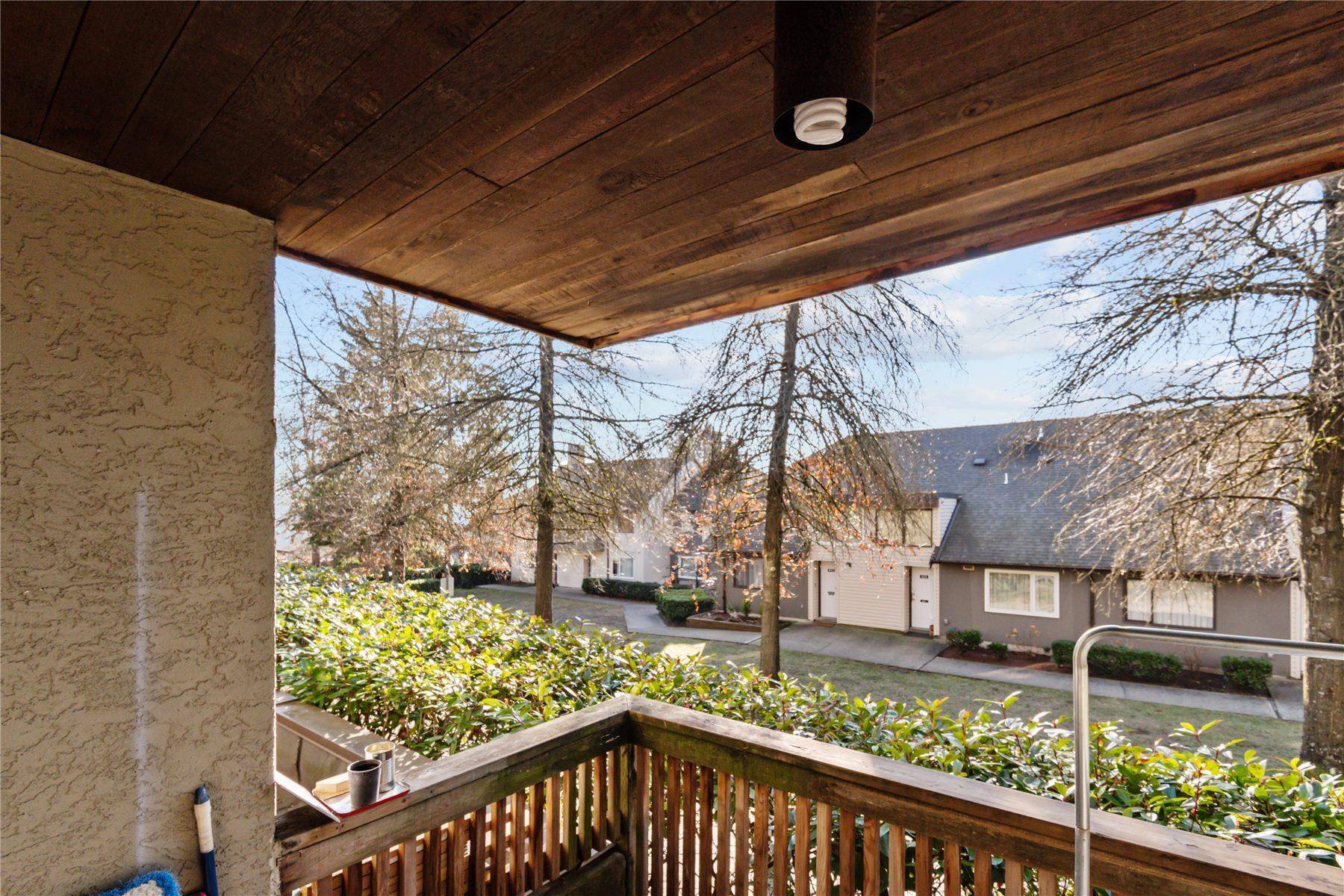 New Westminster, BC V3M 4K3,836 Twelfth ST #107