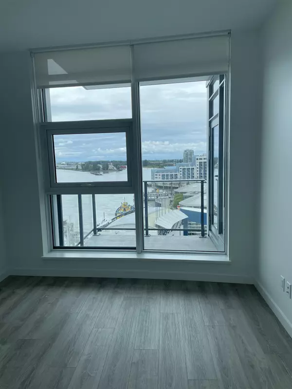 680 Quayside DR #802 New Westminster, BC V3M 0P2