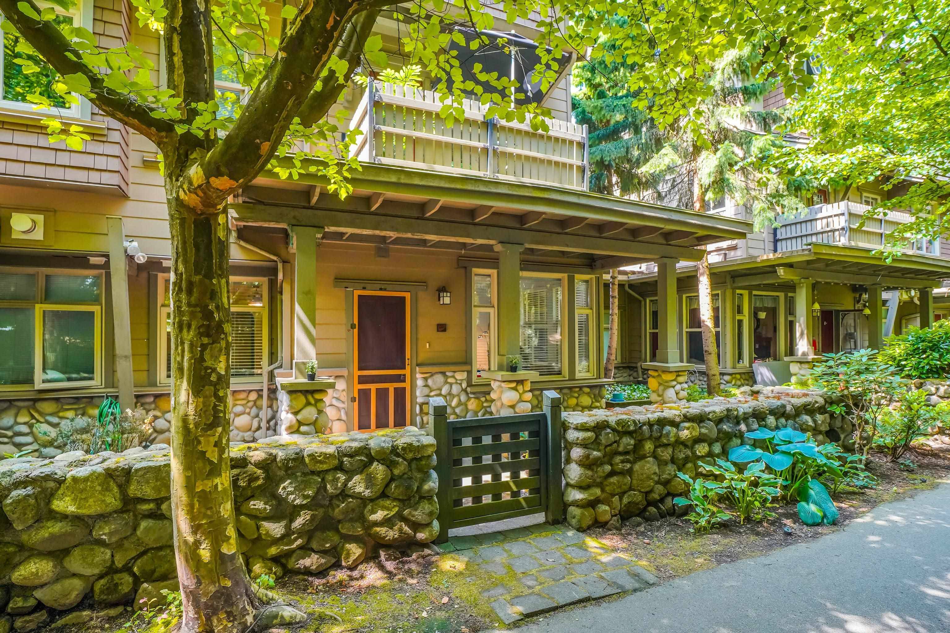 New Westminster, BC V3L 5V8,18 Jack Mahony PL #136