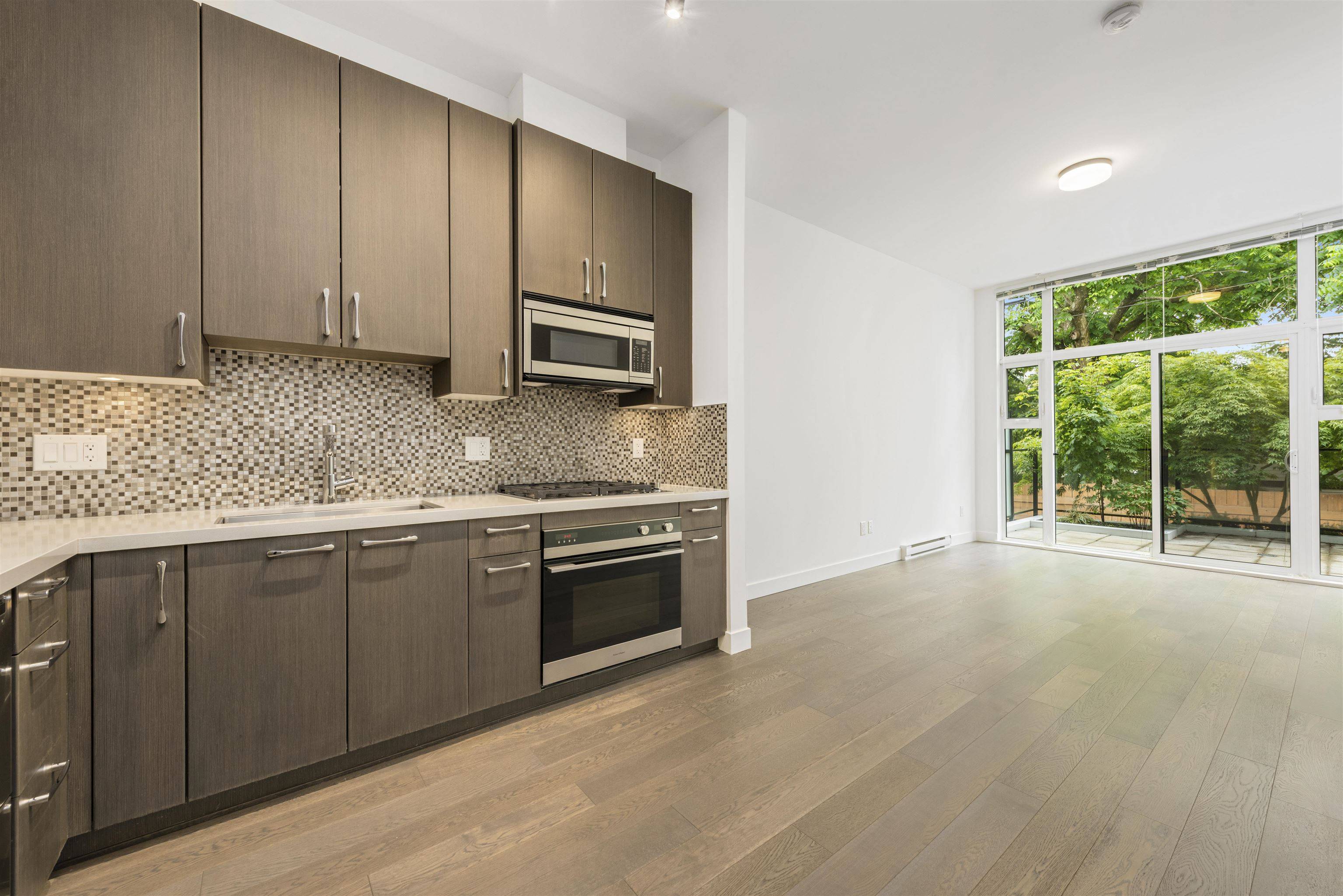Vancouver, BC V6M 3W4,5325 W Boulevard #101