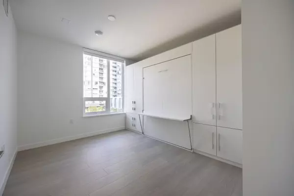 Burnaby, BC V5H 0K9,6537 Telford AVE #207