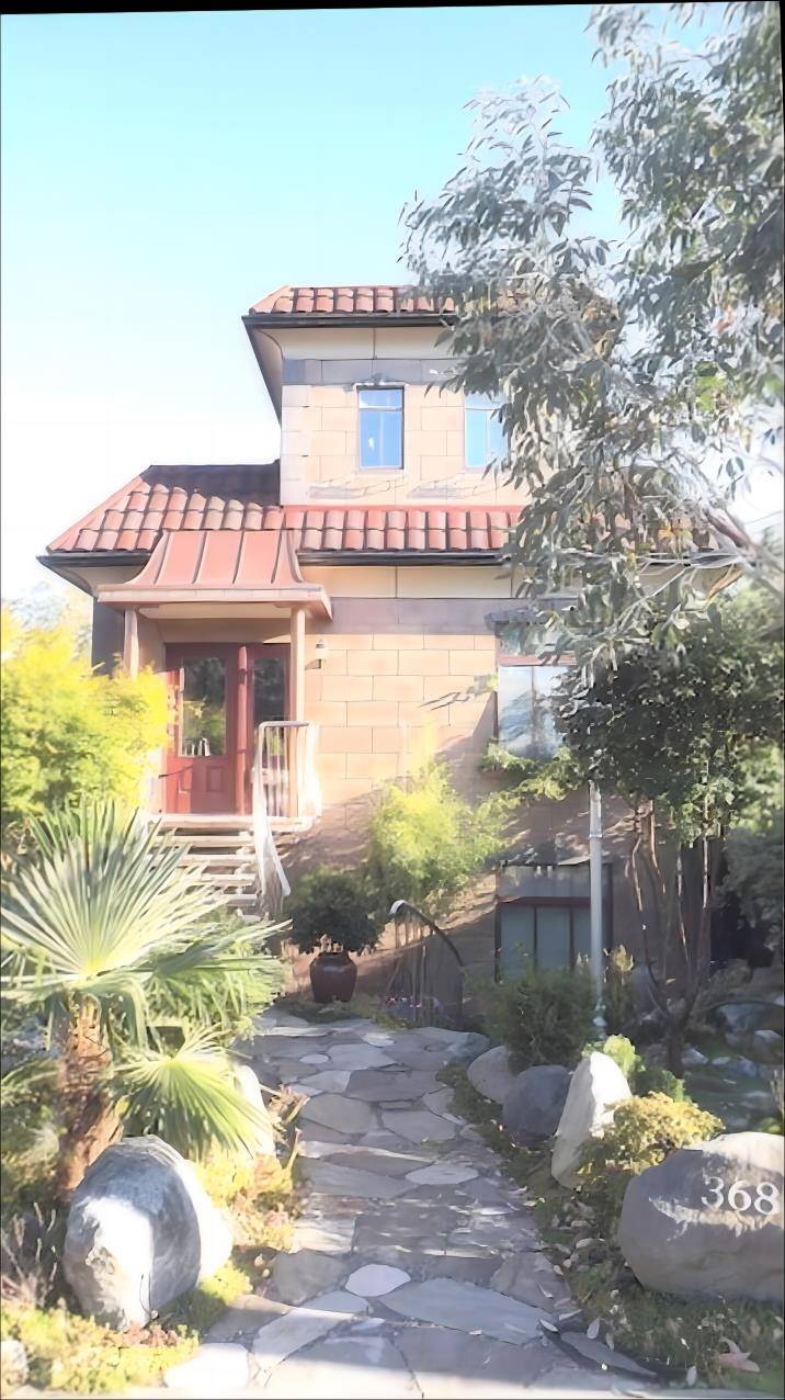 Vancouver, BC V5V 2Z9,368 E 33rd AVE