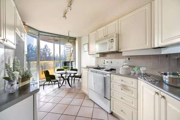 Burnaby, BC V5H 2N1,6188 Patterson AVE #505