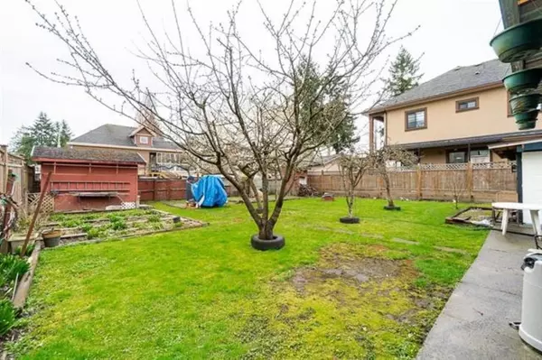 Surrey, BC V3R 3Z2,10286 148a ST