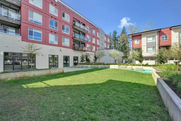 Surrey, BC V4N 6W7,18811 72 AVE #320