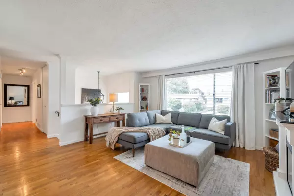 11344 86a AVE, Delta, BC V4C 2Y8