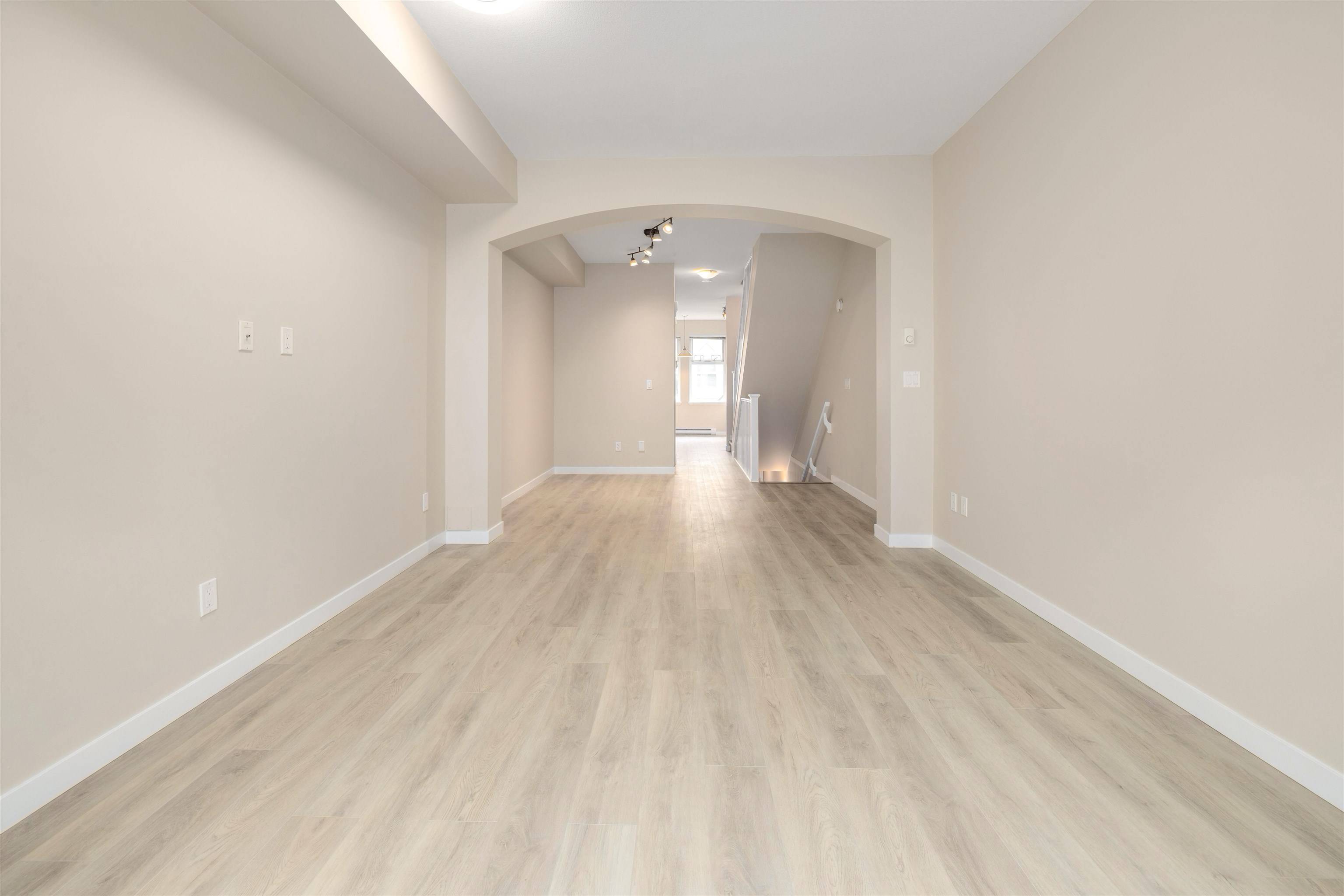 Richmond, BC V6Y 1X4,9333 Ferndale RD #16
