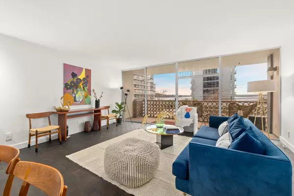 West Vancouver, BC V7V 1A5,2135 Argyle AVE #101