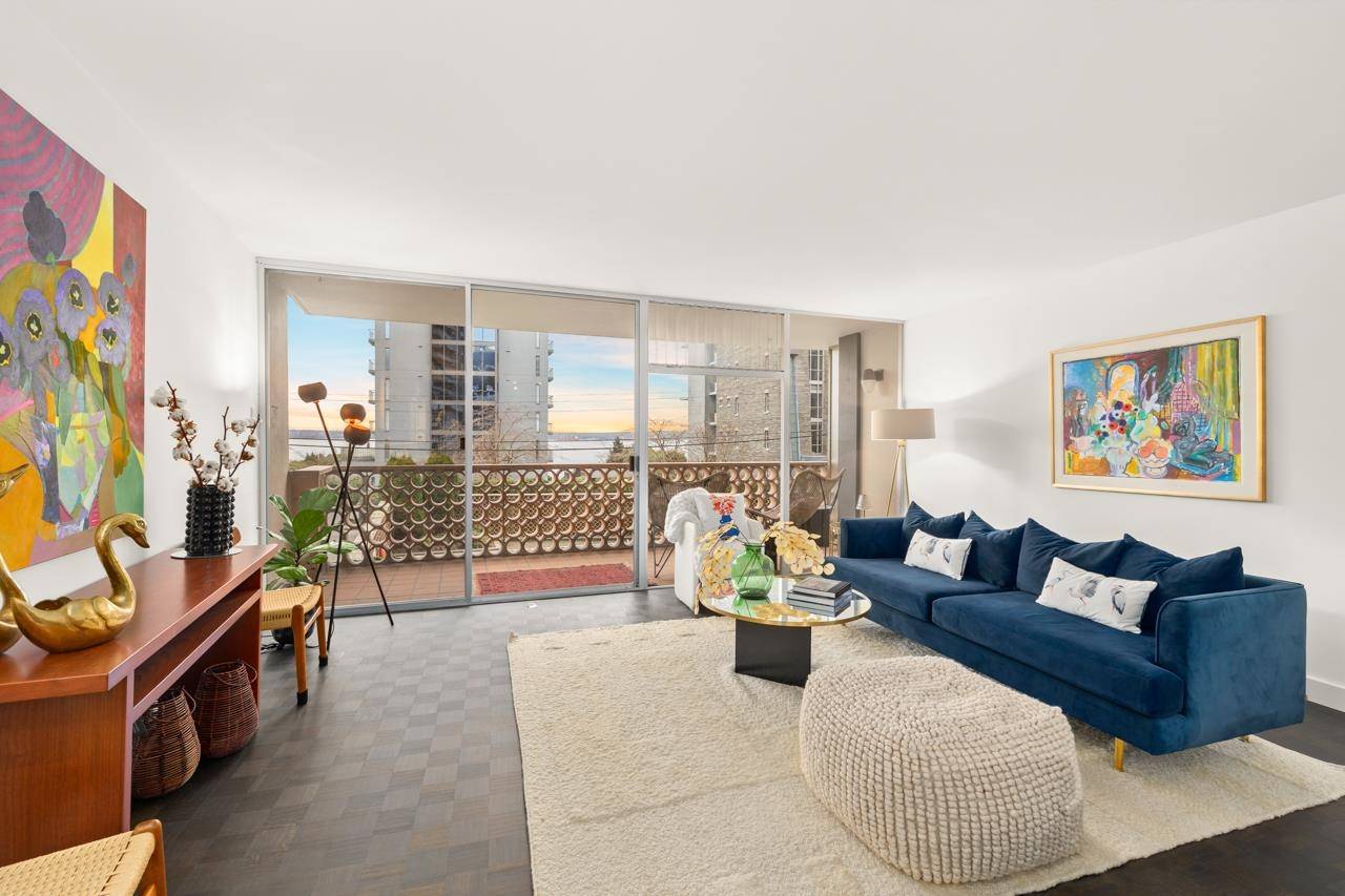 West Vancouver, BC V7V 1A5,2135 Argyle AVE #101