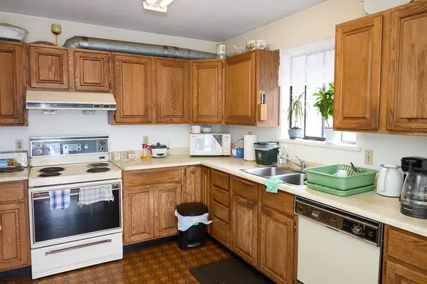 Burnaby, BC V5C 1B1,4240 Dundas ST