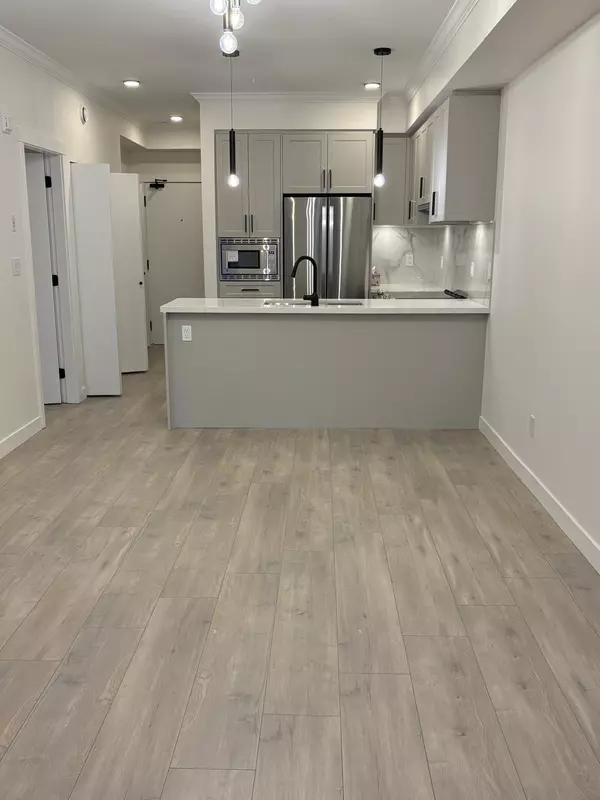 Maple Ridge, BC V2X 5Y6,12109 223 ST #208