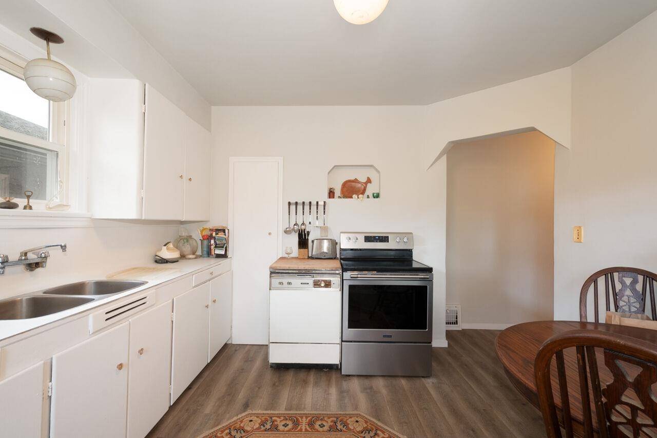 Vancouver, BC V5K 1N1,2548 Oxford ST