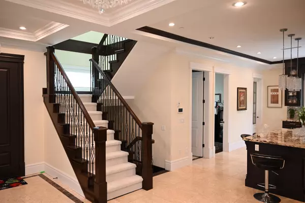 Vancouver, BC V6P 1J6,1985 W 52nd AVE