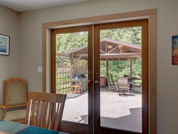 1317 Lockyer RD Roberts Creek, BC V0N 2W1