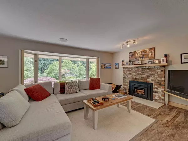 Roberts Creek, BC V0N 2W1,1317 Lockyer RD