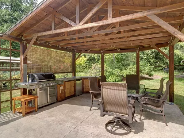 1317 Lockyer RD Roberts Creek, BC V0N 2W1