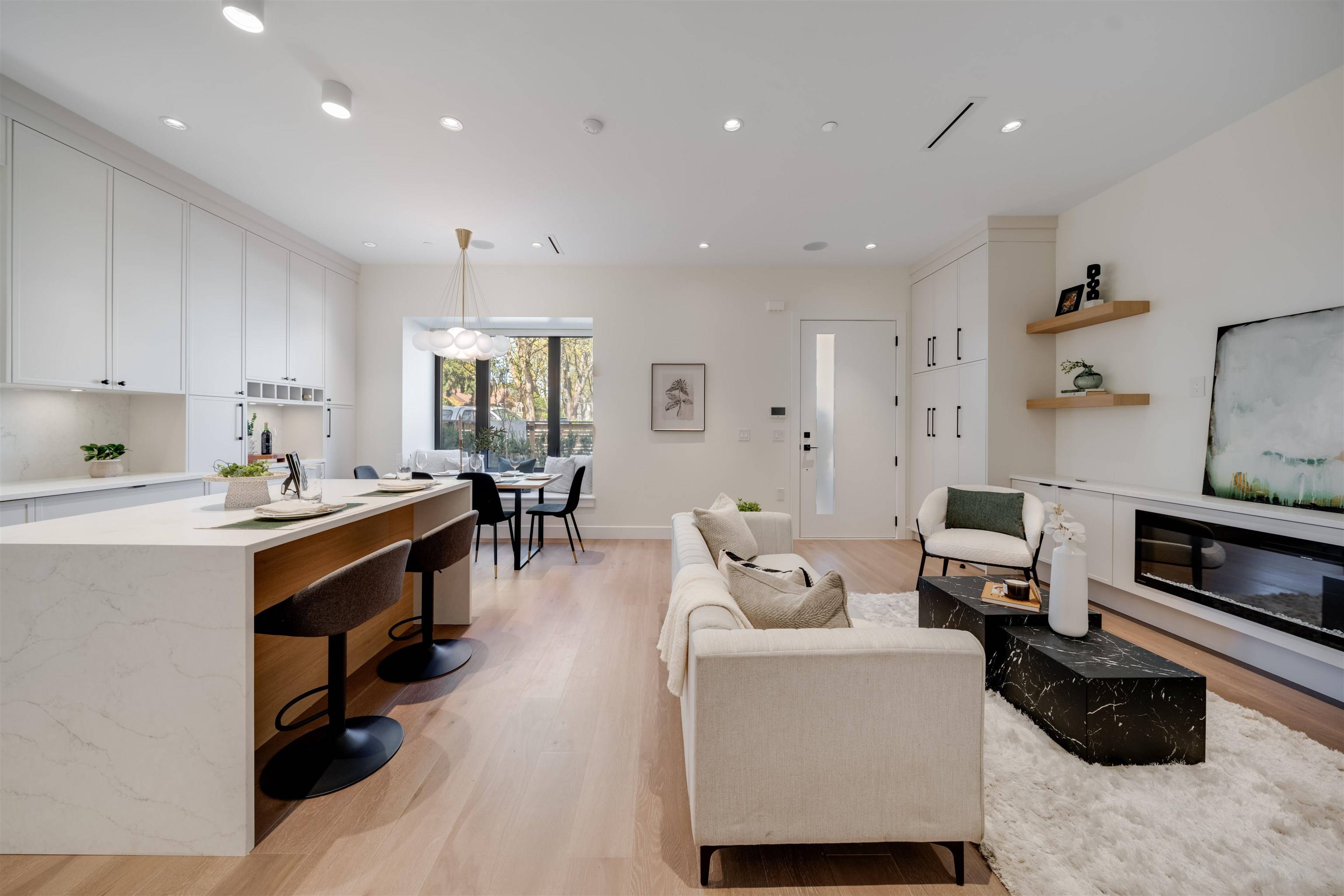 Vancouver, BC V5W 1G2,878 E 37th AVE #1
