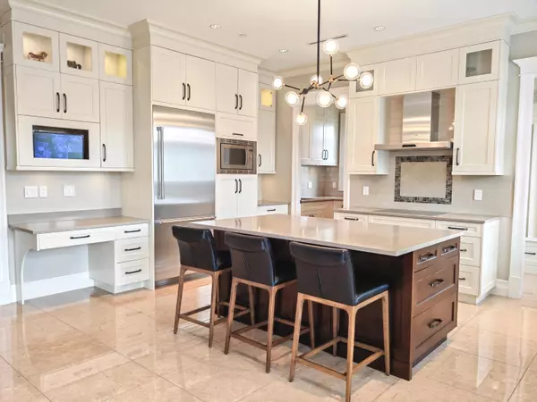 Vancouver, BC V6N 2V8,3520 W 37th AVE