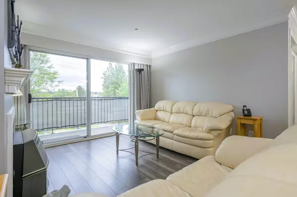 Langley, BC V3A 3Z3,20881 56 AVE #302