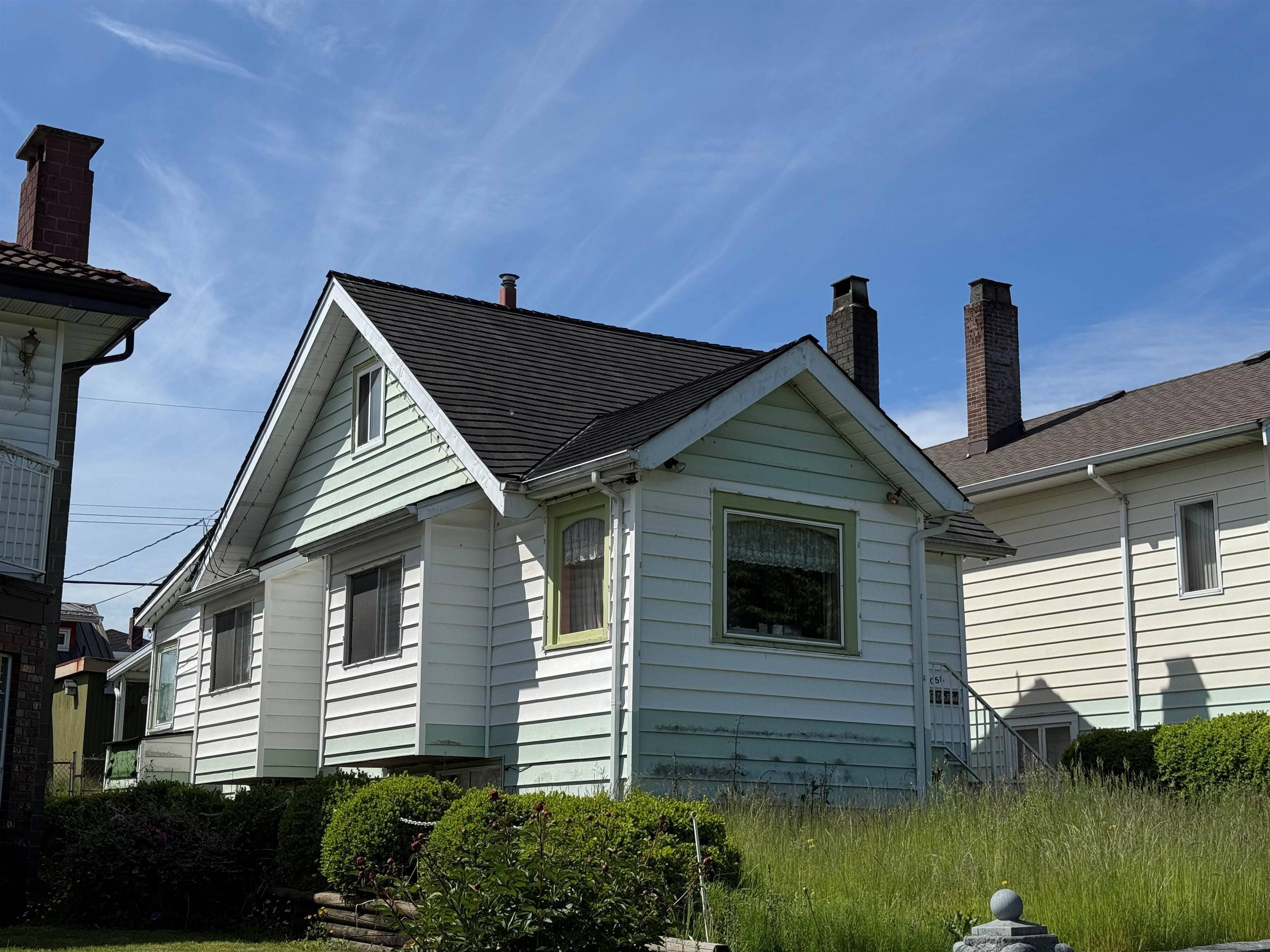 Vancouver, BC V5K 3B5,3058 Charles ST
