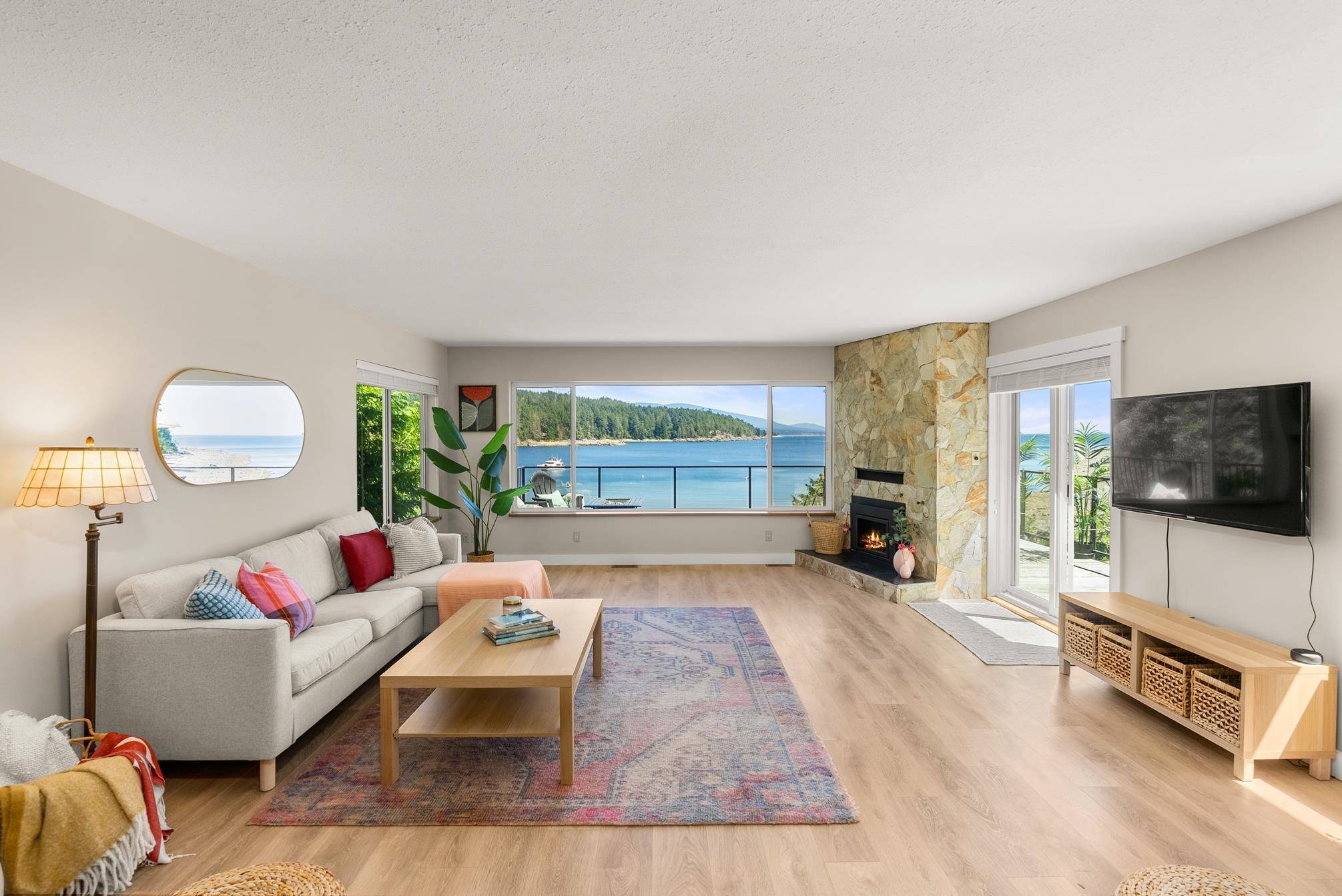 Halfmoon Bay, BC V7Z 1C4,7653 Redrooffs RD