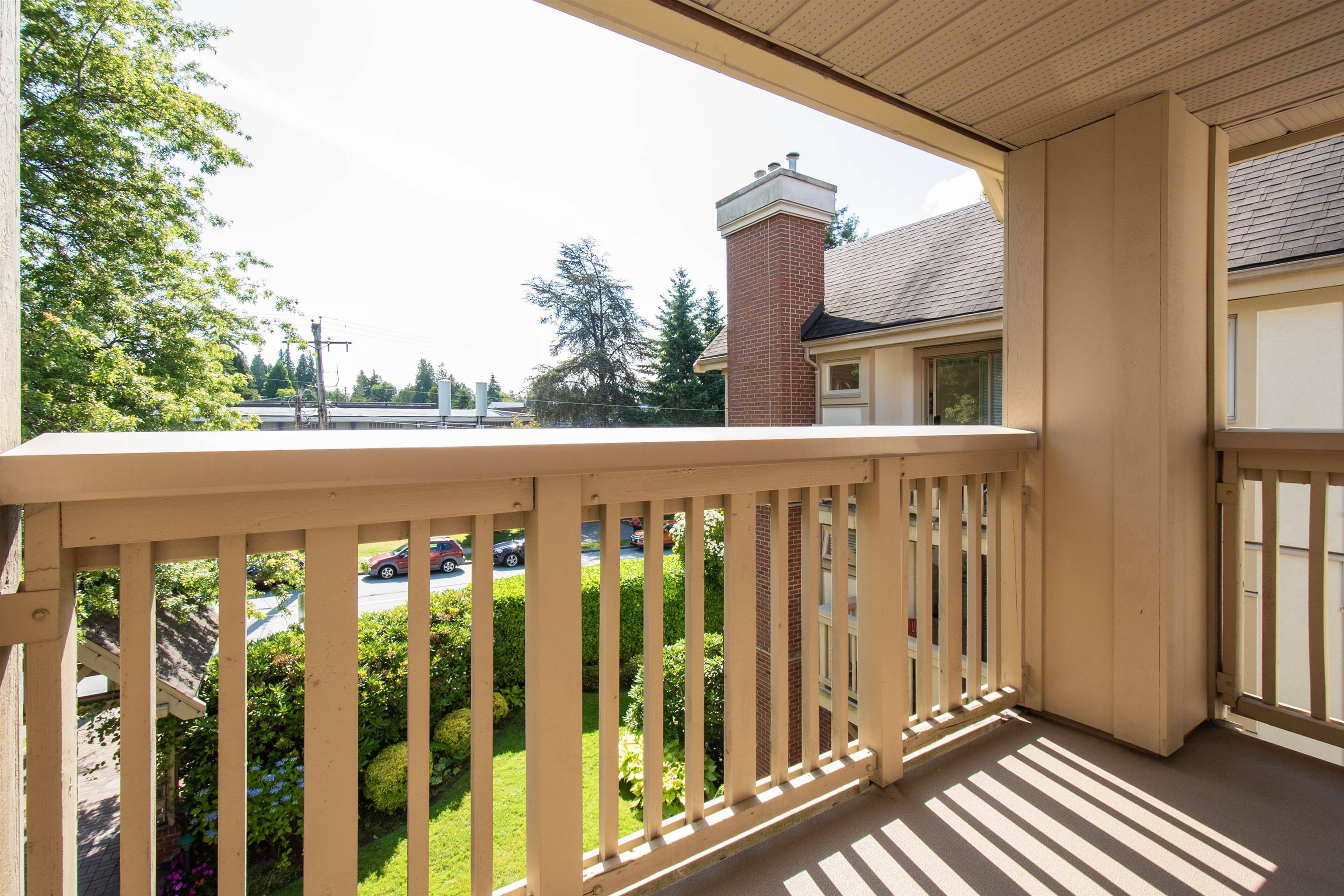 West Vancouver, BC V7V 4C1,843 22nd ST #309