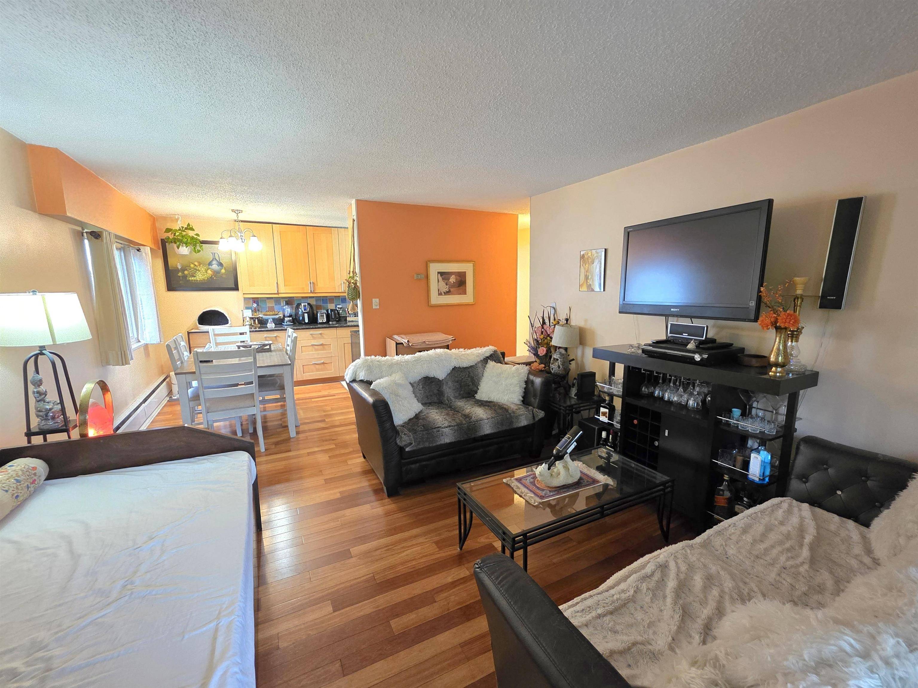 North Vancouver, BC V7M 1E9,225 W 3rd ST #309