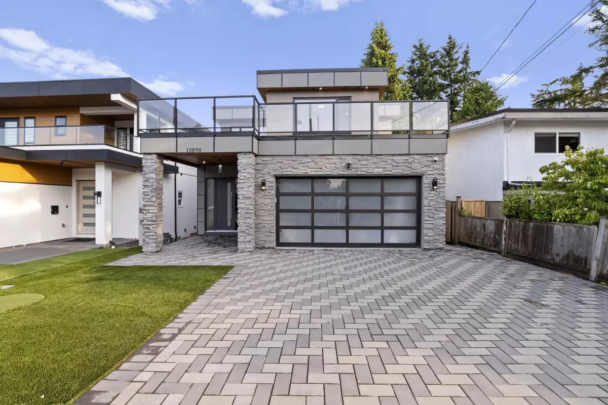 White Rock, BC V4B 2S4,15890 Russell AVE