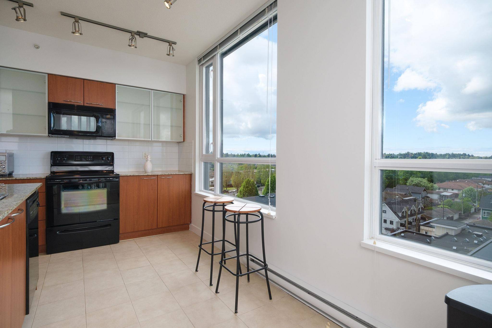 4028 Knight ST #804 Vancouver, BC V5N 5Y8