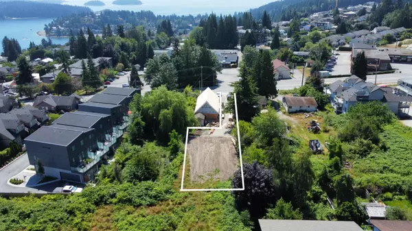 746 Gibsons WAY, Gibsons, BC V0N 1V9