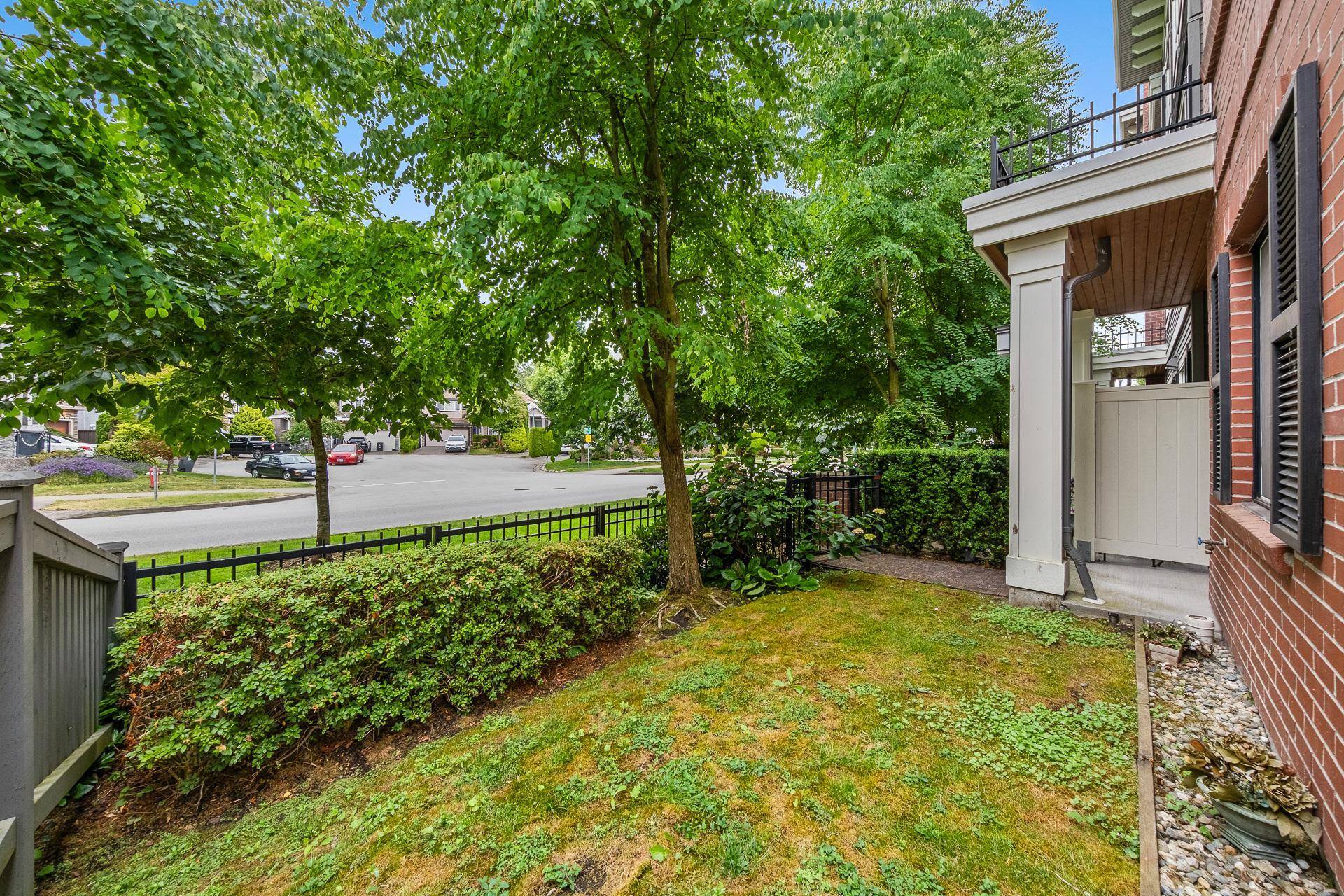 Surrey, BC V3Z 0L3,3399 151 ST #4