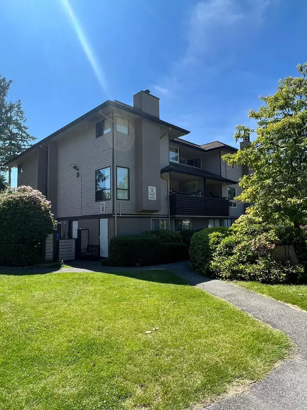 10580 Holly Park LN, Surrey, BC V3R 6X9