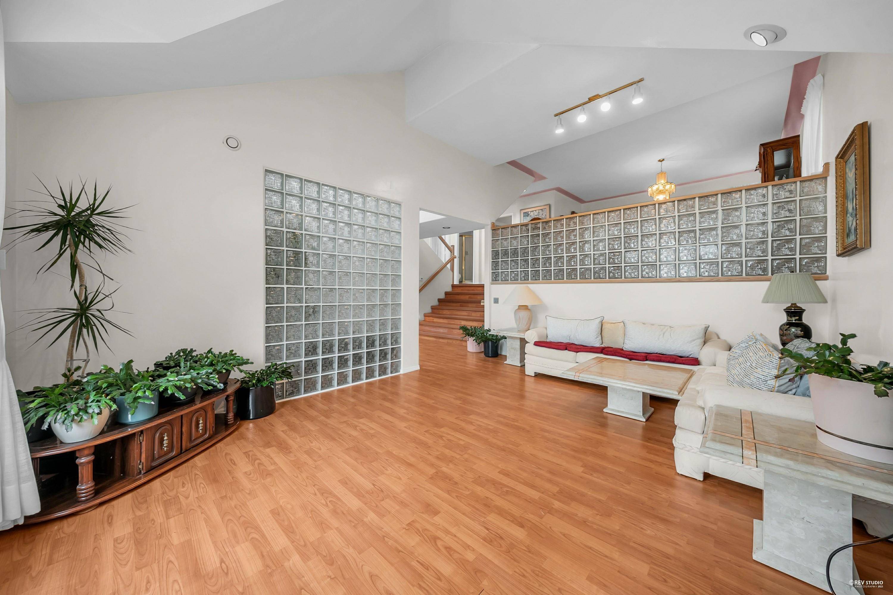 Port Moody, BC V3H 4T2,116 Ravine DR