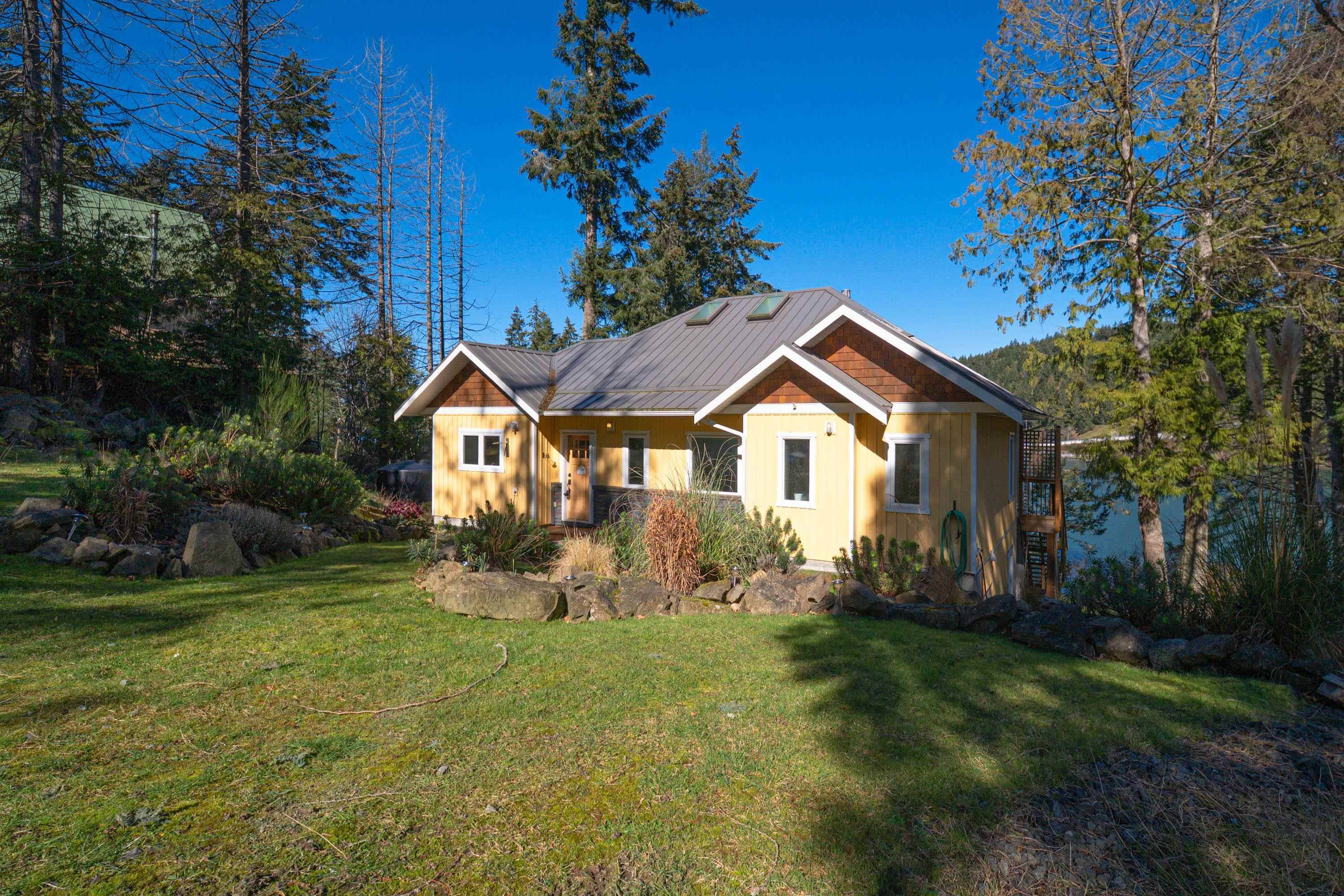 Mayne Island, BC V0N 2J2,225 Mariners WAY