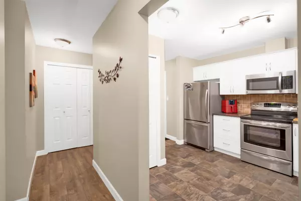 Surrey, BC V3S 4J7,5909 177b ST #107