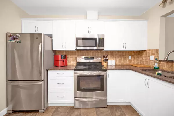 Surrey, BC V3S 4J7,5909 177b ST #107