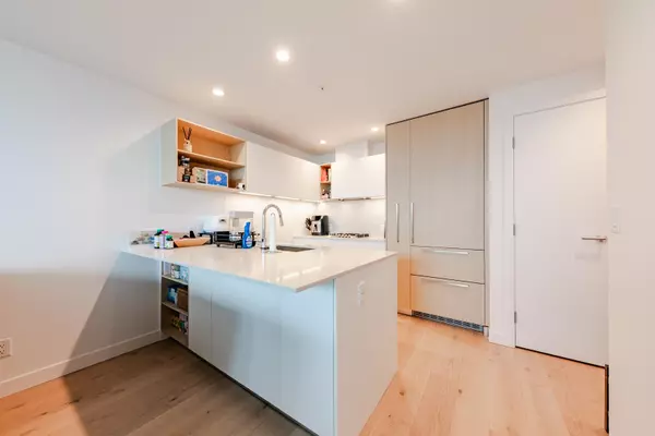 Burnaby, BC V5H 0K2,6000 Mckay AVE #3905