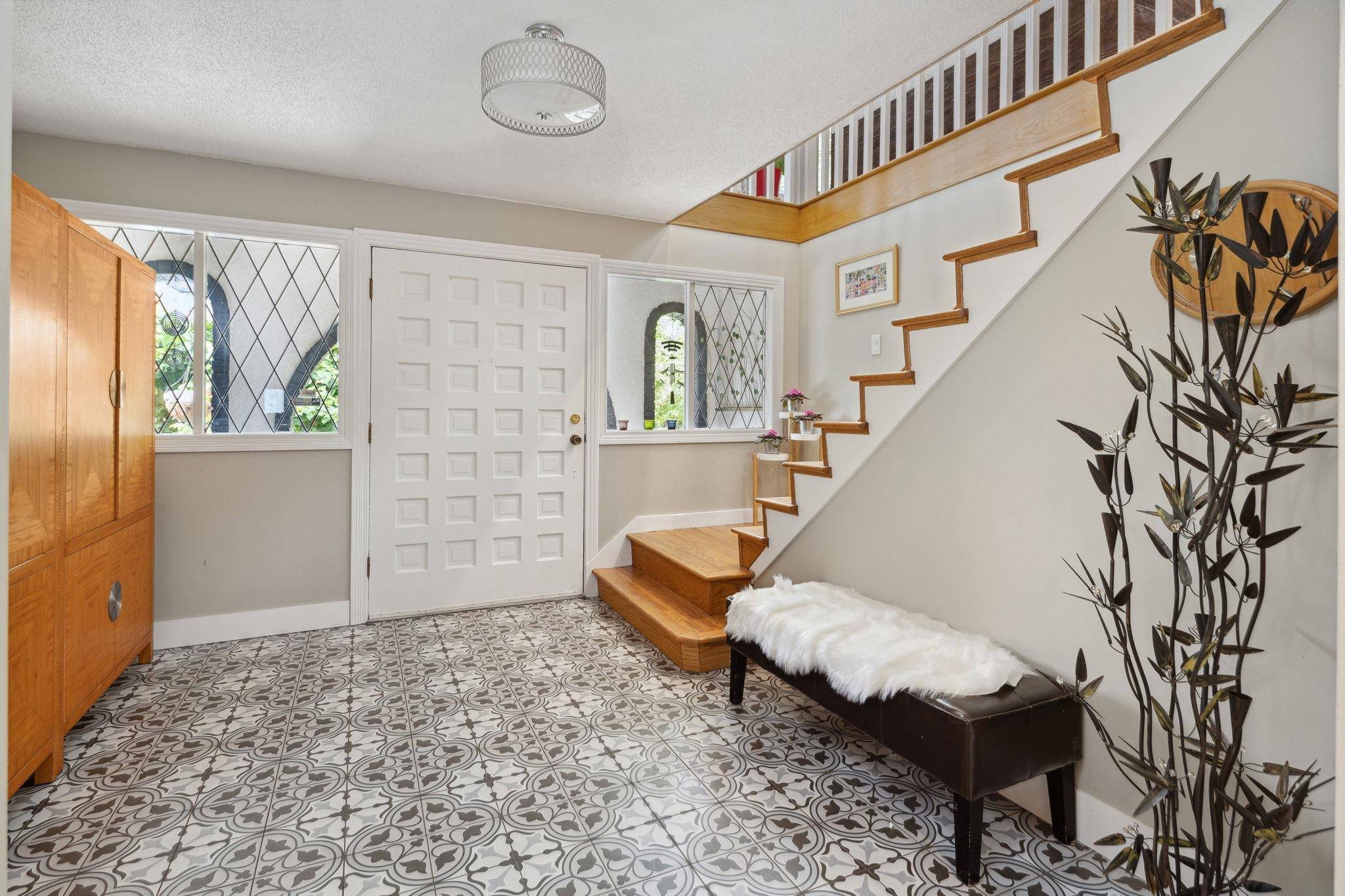 Lions Bay, BC V0N 2E0,195 Isleview PL