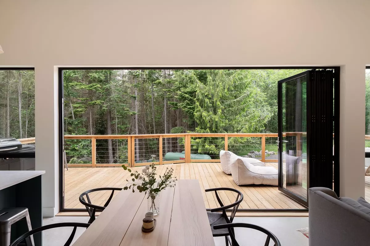 Bowen Island, BC V0N 1G2,1290 Cowan Point DR