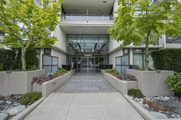 White Rock, BC V4B 0A9,1455 George ST #1105